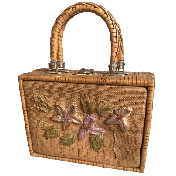 Vintage Handbags - VINTAGE 50's/60's woven wicker box purse w embroidered flowers retro botanical